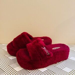 🔥Juicy couture Sandals🔥